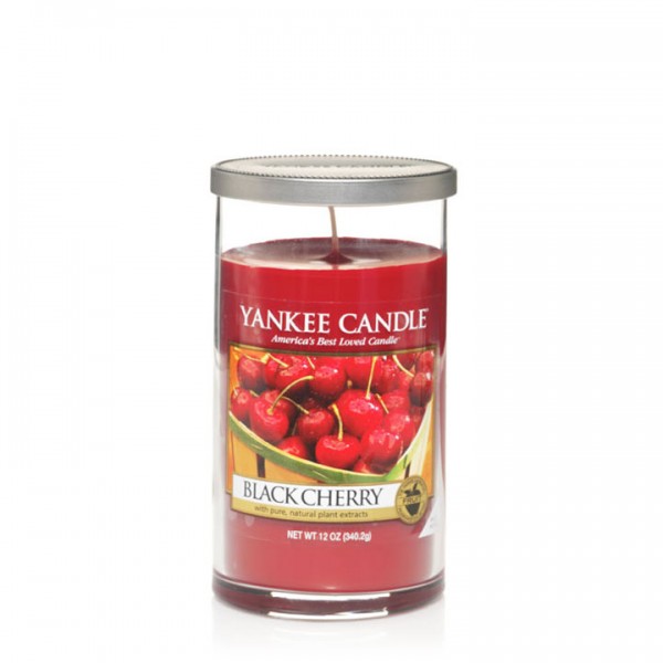 Свеча средняя в стеклянном стакане Black Cherry