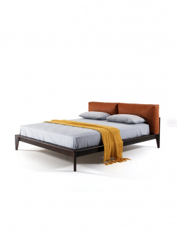 Оранжевая кожаная кровать  Momo